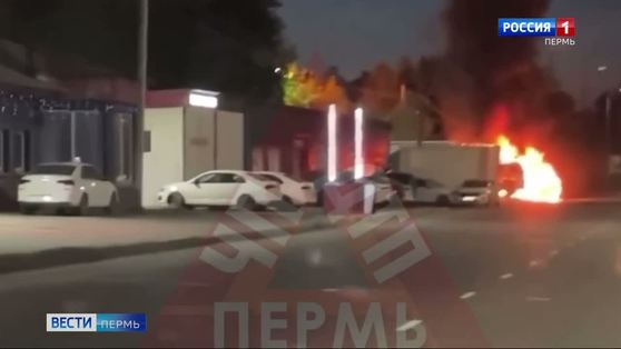 На ул. Докучаева загорелись автомобили