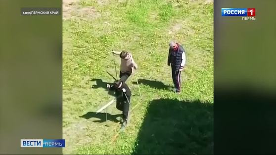 Физрук заставил студентов сдавать нормативы по лыжам на траве