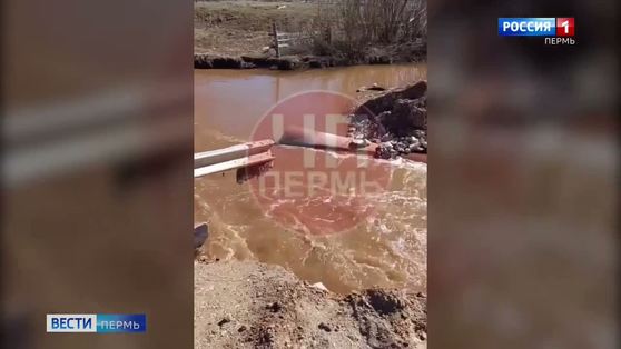 В Ильинском округе смыло мост через реку Гаревая