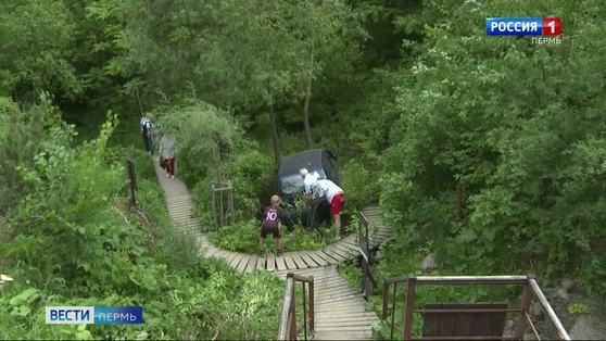 В Сад соловьев "прилетел" автомобиль