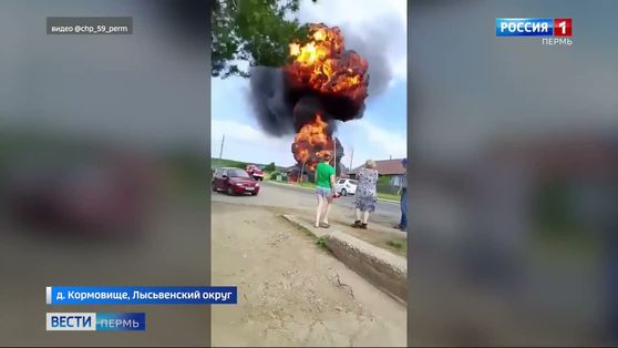В поселке Кормовище на пожаре взорвались бочки с бензином и дизельным топливом