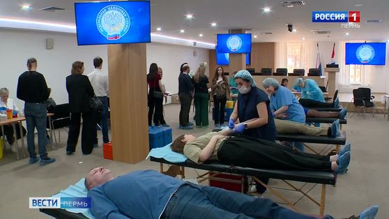 Сотрудники налоговой службы во время донорской акции сдали 50 литров крови