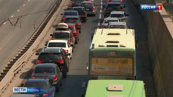 Неделя будет сложной: пермяки стоят в пробках