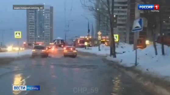 Потоп: на Парковом произошла коммунальная авария