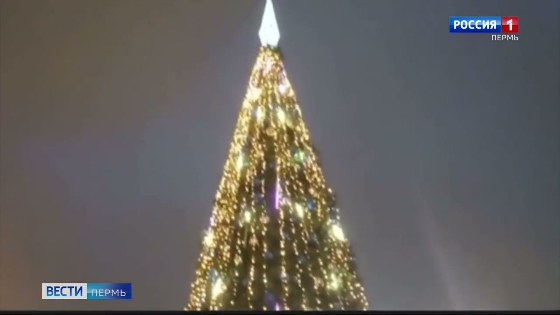 На главной елке Свердловского района зажгли огни