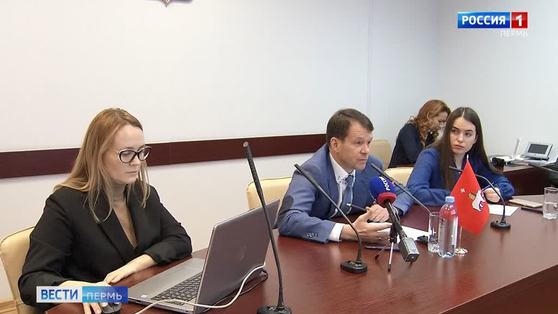 Дмитрий Малютин провел прямую линию в городском колл-центре