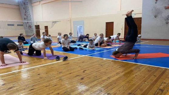 В Пермских школах начались бесплатные занятия по йоге