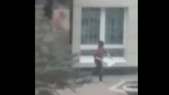 Жительница Перми напала на здание краевой прокуратуры