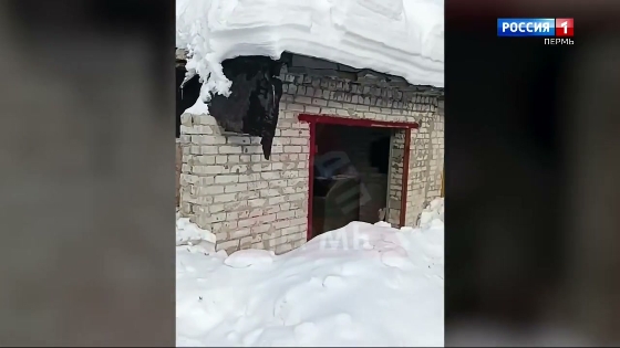 В микрорайоне Кислотные дачи неизвестные громят гаражи