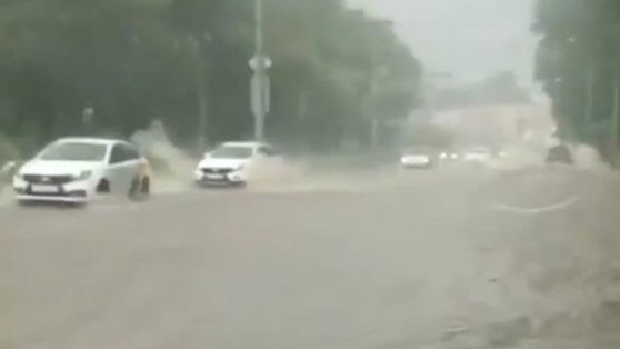 Улицы Перми снова затопило из-за сильного дождя 