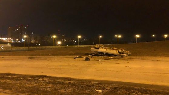 В Перми в результате ДТП перевернулся автомобиль