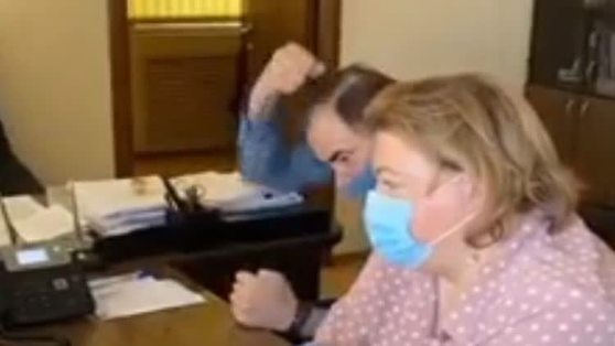 Главврач пермской скорой помощи зачитал текст с извинением за свою эмоциональность