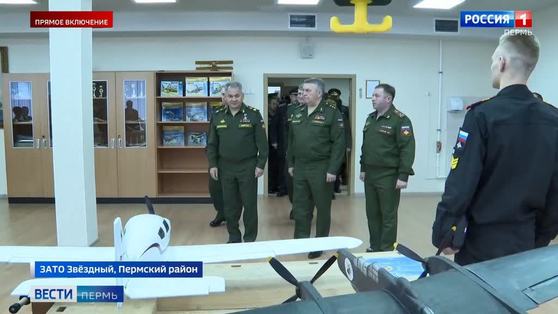 Министр обороны России посетил Пермское суворовское военное училище 
