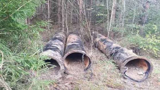 В Соликамске с помощью экскаватора украли трубы