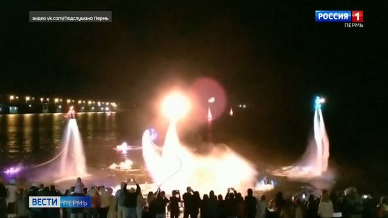 Фестиваль активных видов спорта на воде завершился огненным шоу