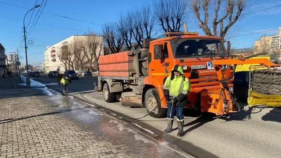 В Перми началась тотальная обработка улиц дезинфицирующим средством
