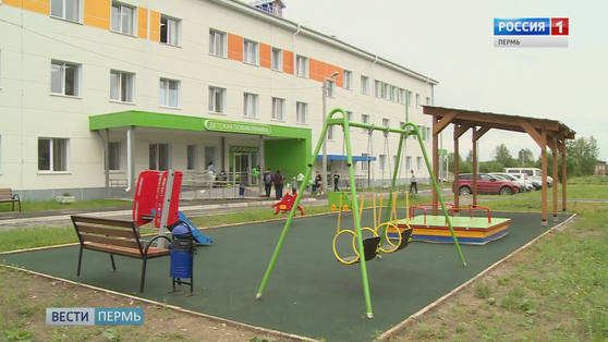 Детская площадка, лифты и новейшее оборудование: в Соликамске открыли детскую поликлинику