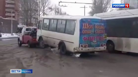 Дорожная полиция проверяет автобусы