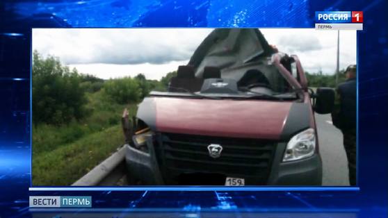 У "Газели" снесло крышу: ДТП с Камазом на Западном обходе
