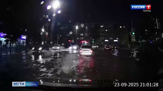 В Перми ливень затопил улицы