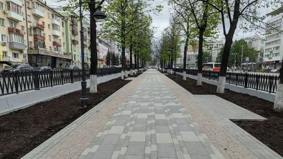 В Перми завершен ремонт тротуаров на участке Комсомольского проспекта