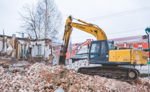 В Перми начали сносить одно из самых старых зданий в городе