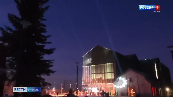 Скорое открытие нового здания художественной галереи отметили перформансом "Луч"