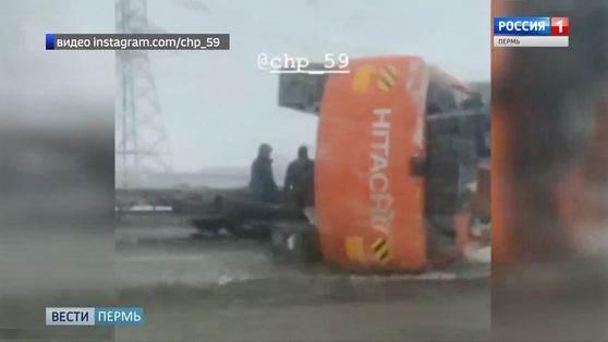 ДТП с упавшим экскаватором вызвало серьезную пробку на ул. Леонова