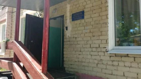 На чердаке детского дома в Кировском районе прорвало трубу