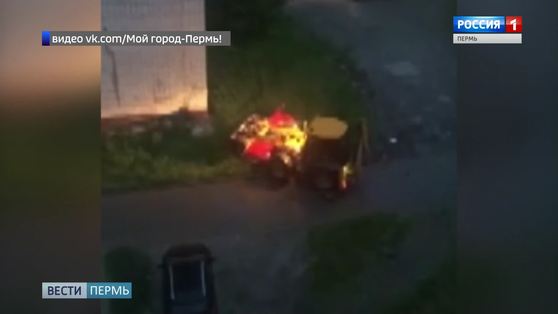 Отомстил: в Березниках водитель трактора превратил машину жены в груду железа