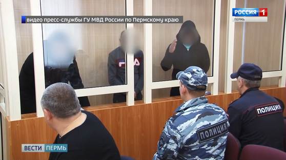 Держали в страхе весь поселок: в суд направлено дело банды вымогателей