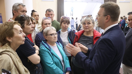 Глава Перми встретился с жильцами дома, в который врезался беспилотник
