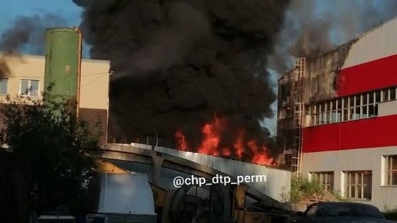 В крупном пожаре в Перми погиб мужчина