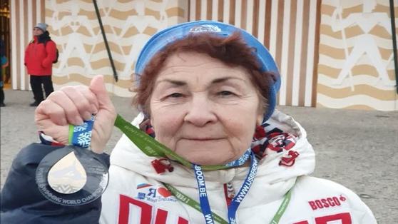 Пенсионерка из Перми выиграла два золота Чемпионата мира по зимнему плаванию
