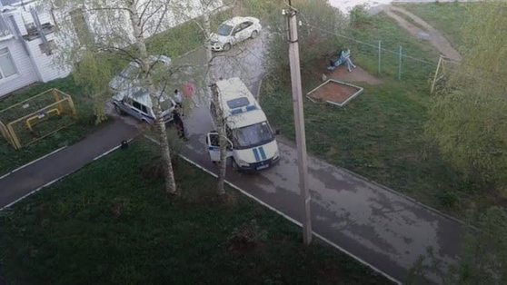 Житель Добрянки выбросил жену с балкона 5-го этажа 