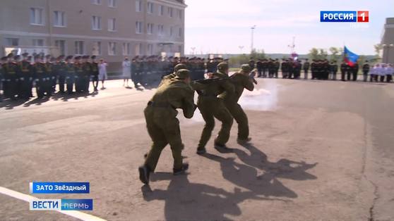  Суворовцы отметили День знаний на плацу