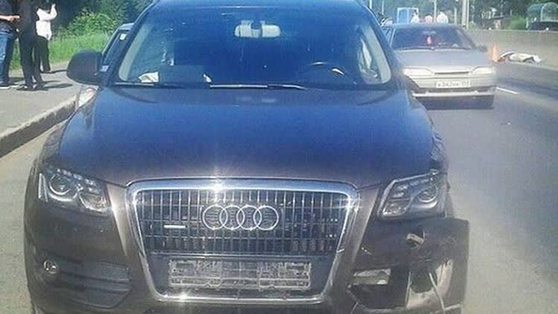 На ул. Якутской водитель "Ауди" насмерть сбил пешехода с собакой