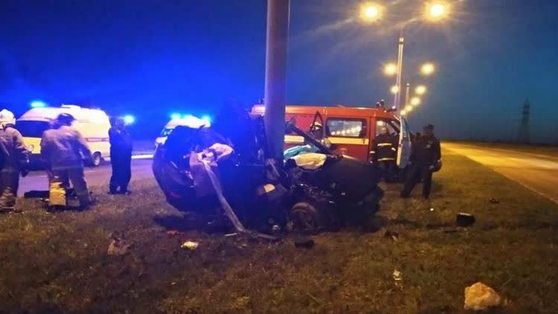 Полицейские выясняют причину ДТП с тремя погибшими
