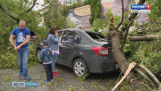 Пермь приходит в себя после 10-минутного урагана