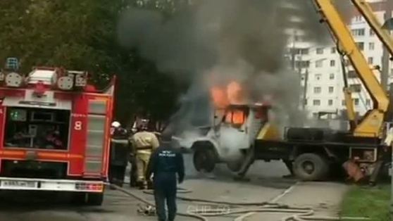 Видео: в Перми загорелась кабина грузовика 