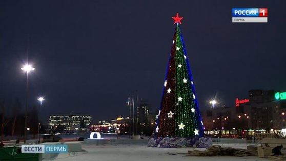 На эспланаде начали устанавливать главную городскую ёлку 