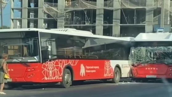 В Перми столкнулись два новых автобуса