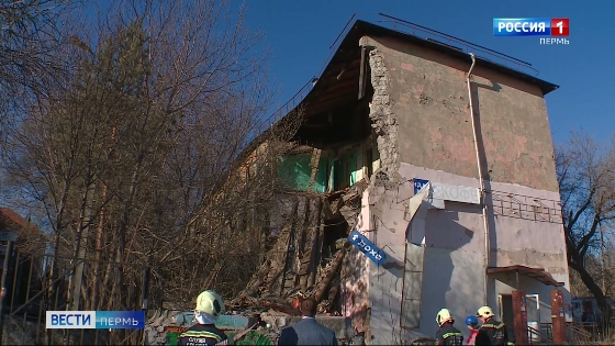 По факту обрушения стены дома на Чкалова,38 возбуждено уголовное дело