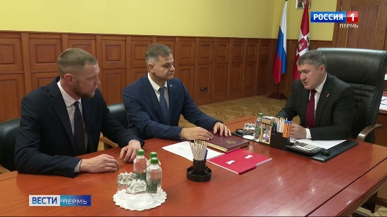 Дмитрий Махонин провел встречу с новым федеральным инспектором по Пермскому краю Иваном Амировым
