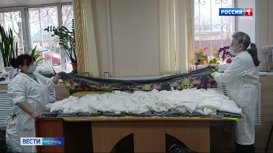 В Перми волонтёры шьют матрасы для бойцов на передовой 