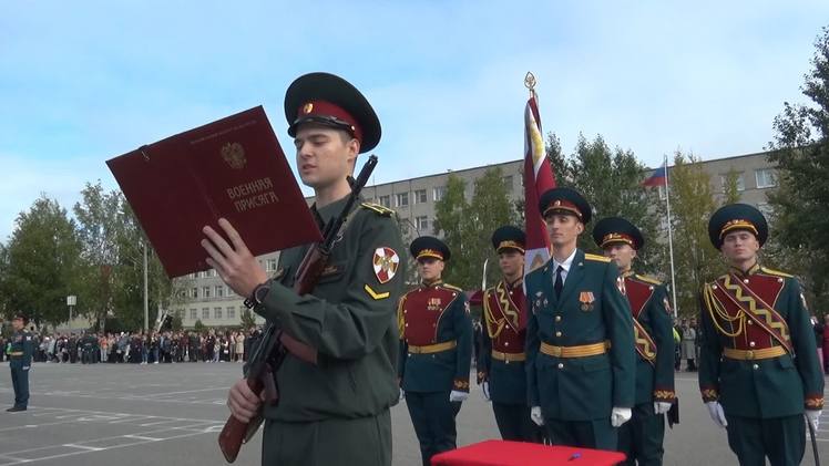 Пермский военный институт фото Курсанты Пермского военного института Росгвардии приняли военную присягу Вести-П