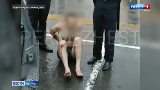 Бегал в одних трусах и крушил машины: на железнодорожном вокзале задержан дебошир
