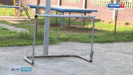 В Закамске на малыша упали незакрепленные футбольные ворота