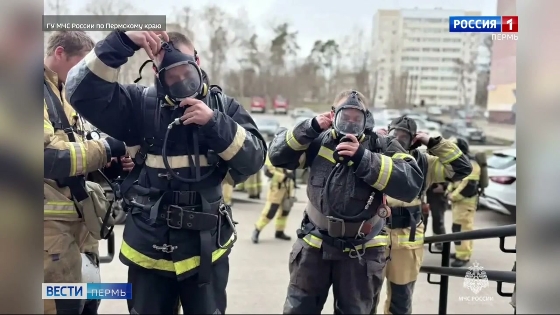 В Краснокамске огнеборцы провели "Вертикальный забег"